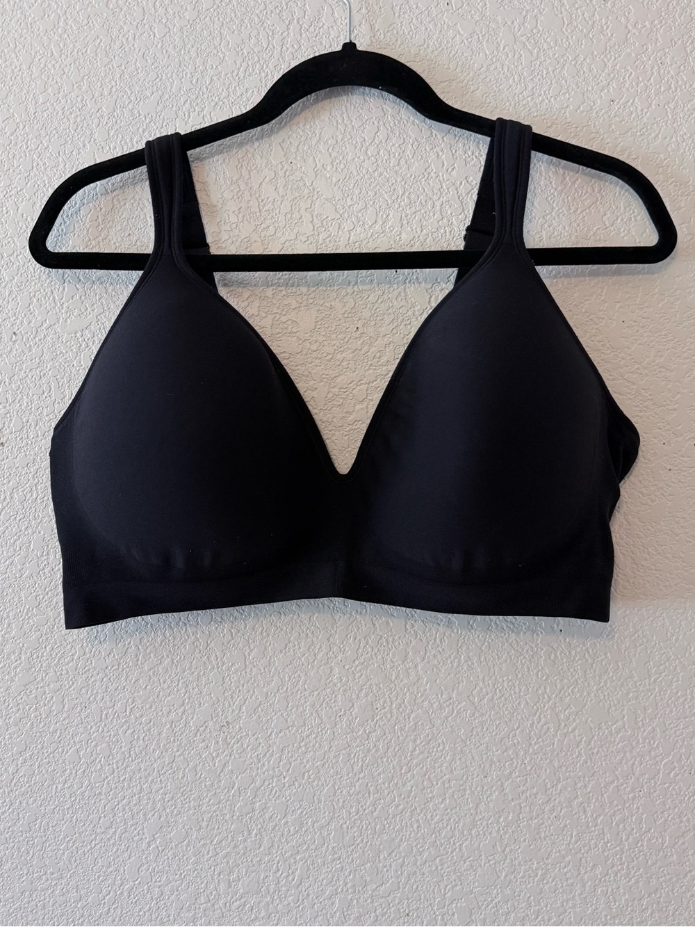 Uneroutfit Black Wireless Plunge Bra - Women Intimates & Sleepwear 0205